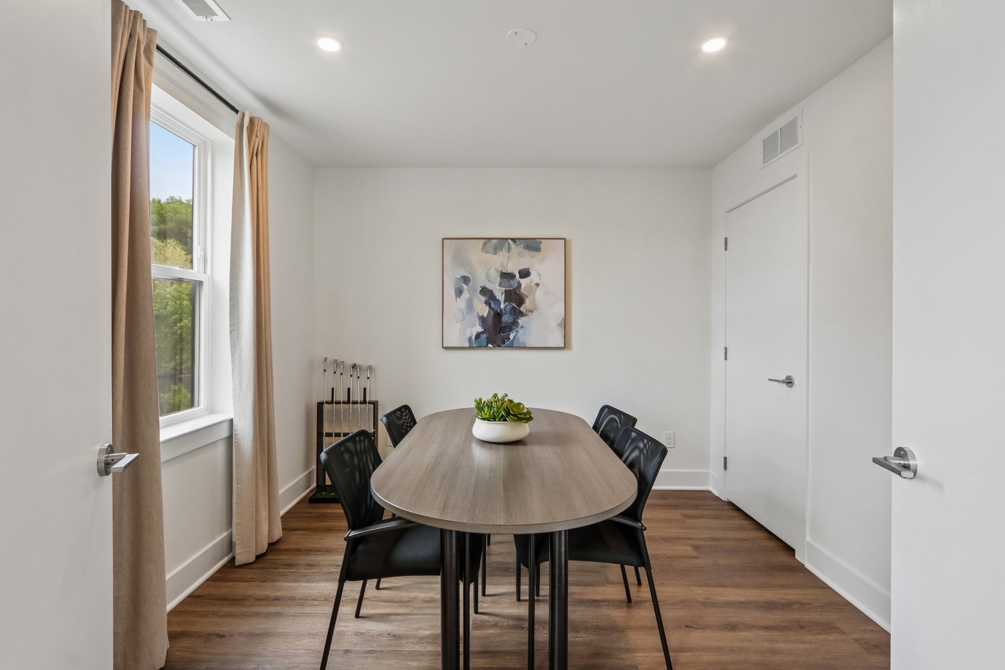 Riverplace Dr-S0105-024.jpg