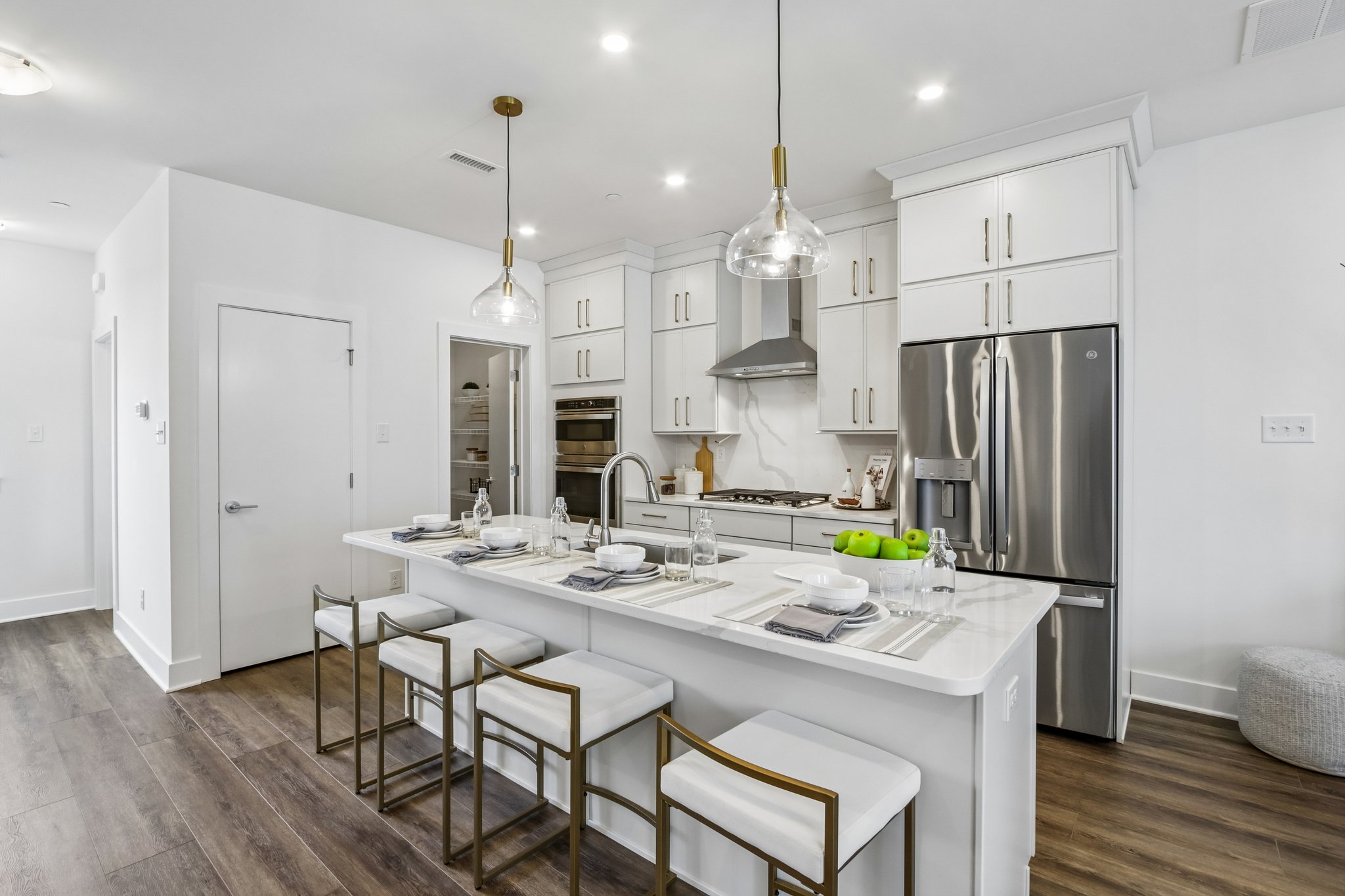 Riverplace Dr-S0105-040.jpg