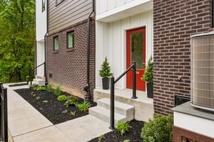 Riverplace Dr-S0105-001.jpg