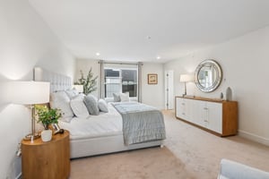 Riverplace Dr-S0105-048.jpg