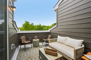 Riverplace Dr-S0105-057.jpg