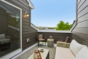 Riverplace Dr-S0105-058.jpg
