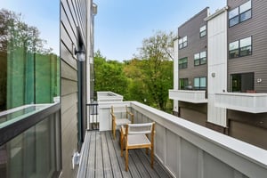 Riverplace Dr-S0105-062.jpg