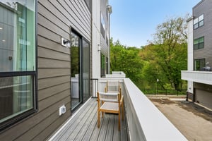 Riverplace Dr-S0105-063.jpg