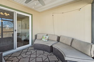 Screened-in Porch