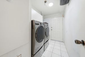  Photo 39
