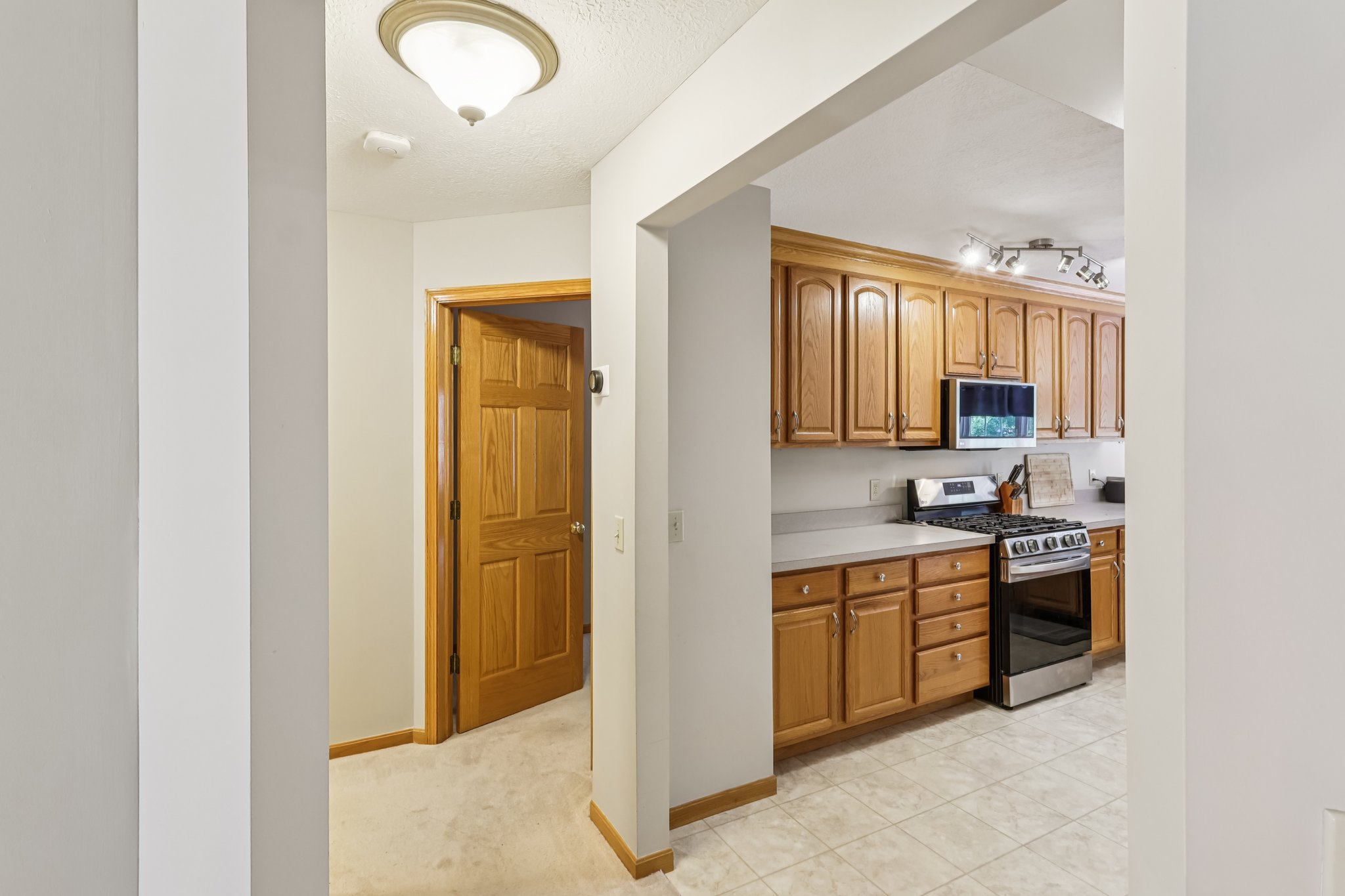 Devonwood Dr-S1107-021.jpg
