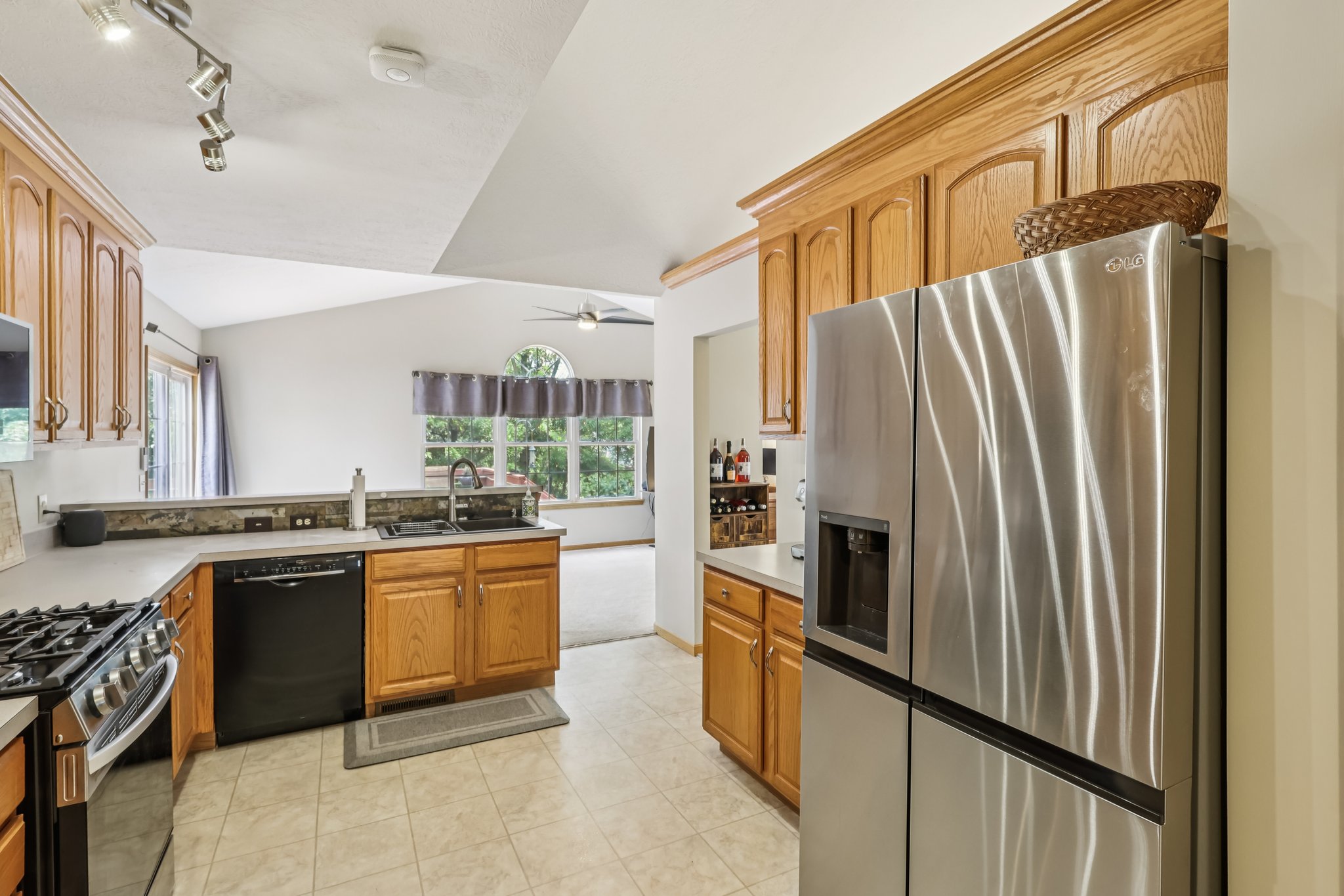 Devonwood Dr-S1107-023.jpg