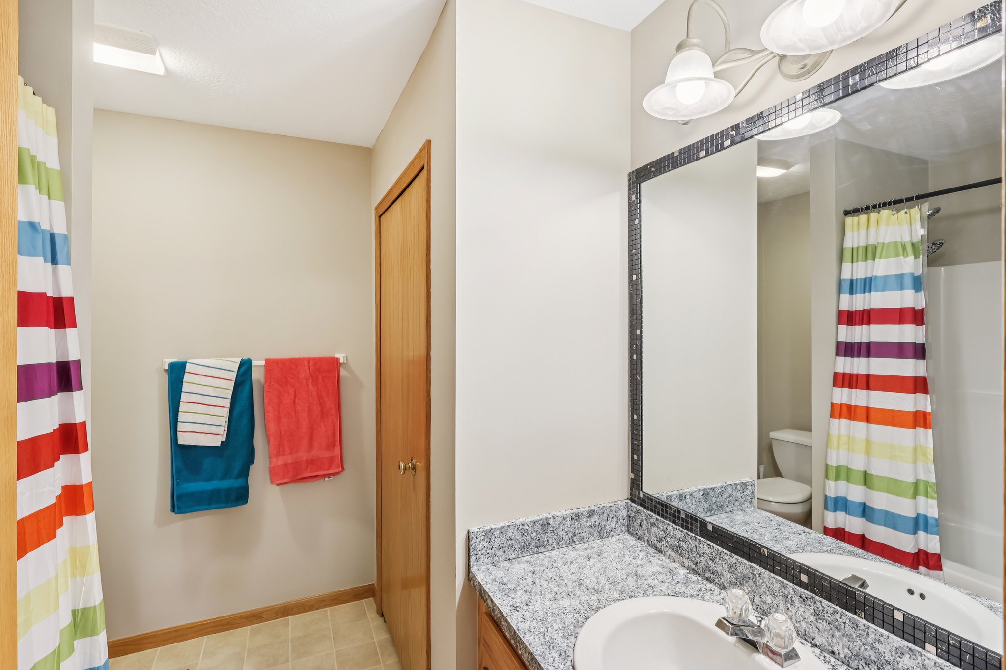 Devonwood Dr-S1107-045.jpg