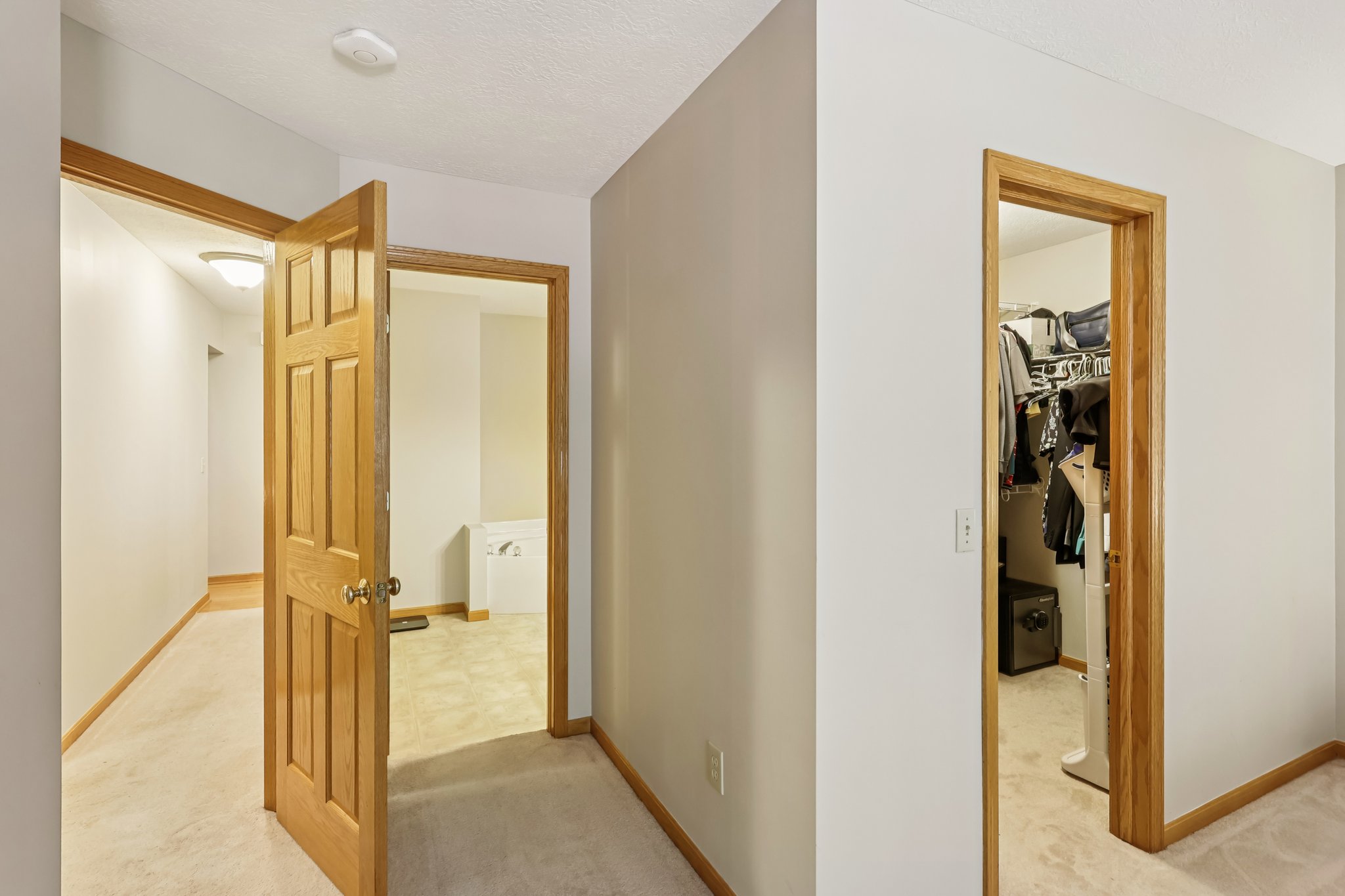 Devonwood Dr-S1107-049.jpg