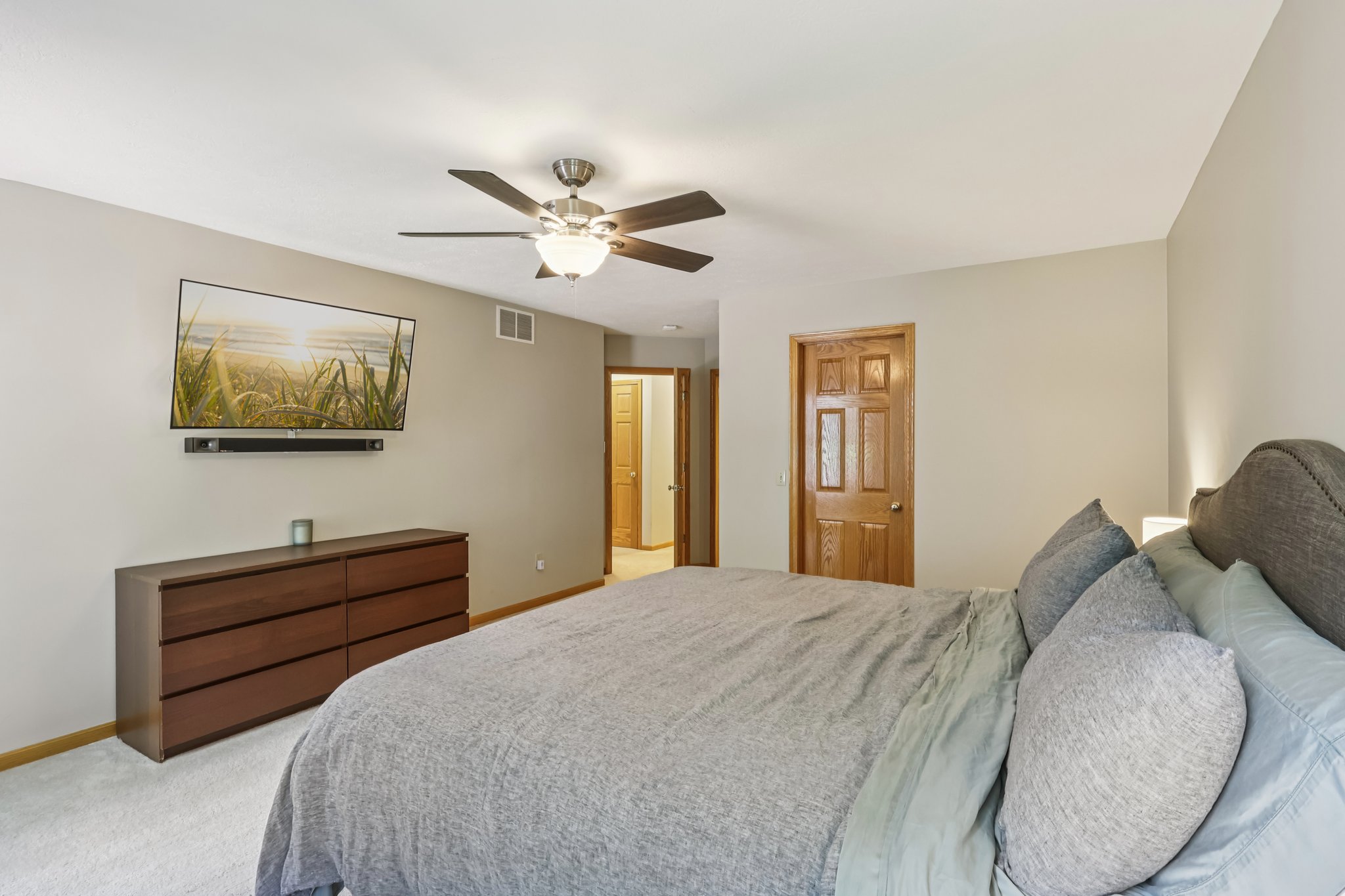Devonwood Dr-S1107-052.jpg