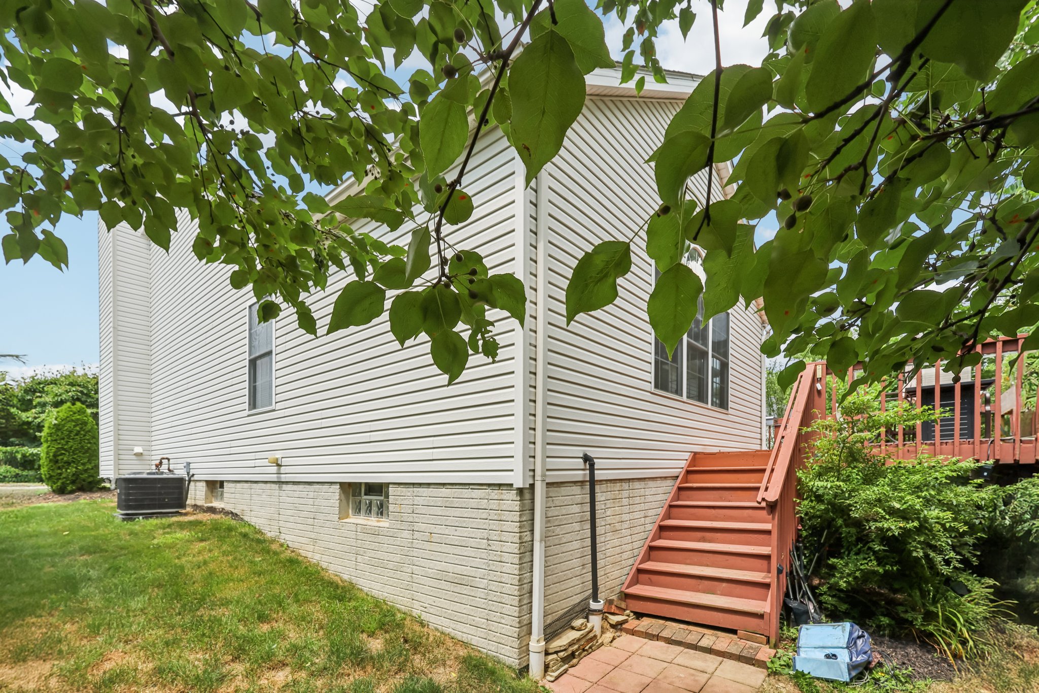 Devonwood Dr-S1107-063.jpg