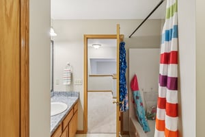 Devonwood Dr-S1107-046.jpg