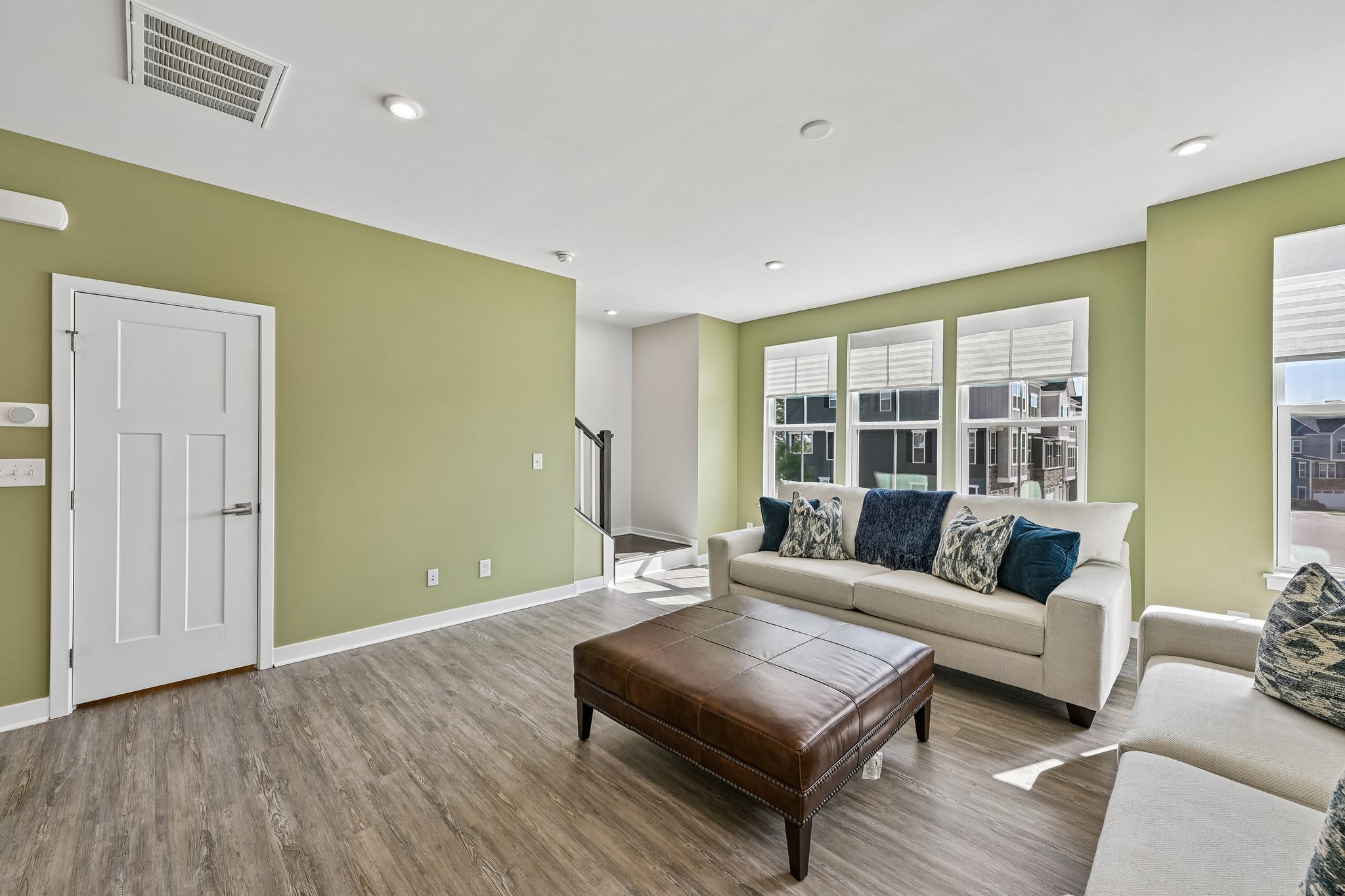 Portrush Ln-S2104-009.jpg