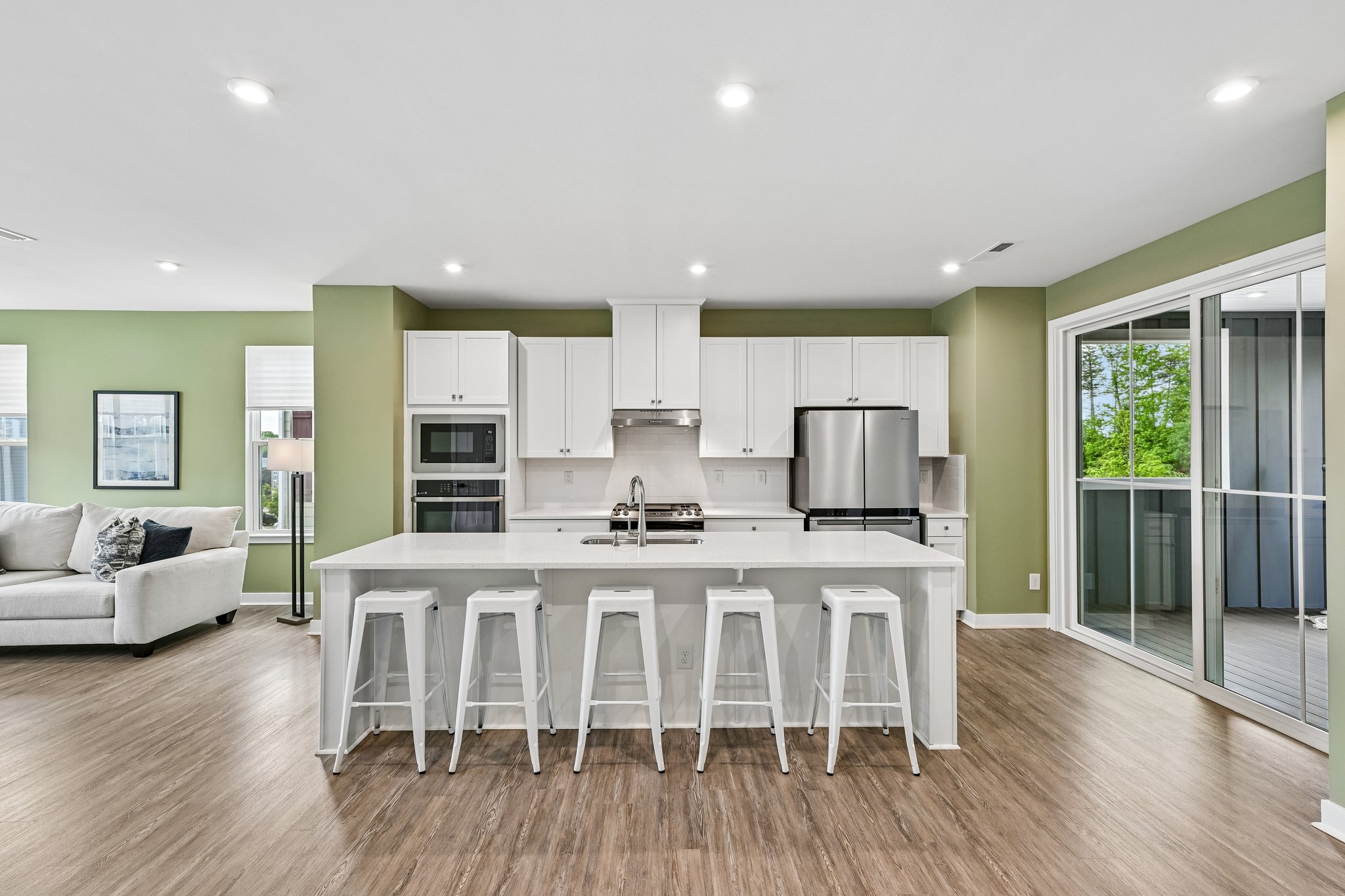 Portrush Ln-S2104-010.jpg