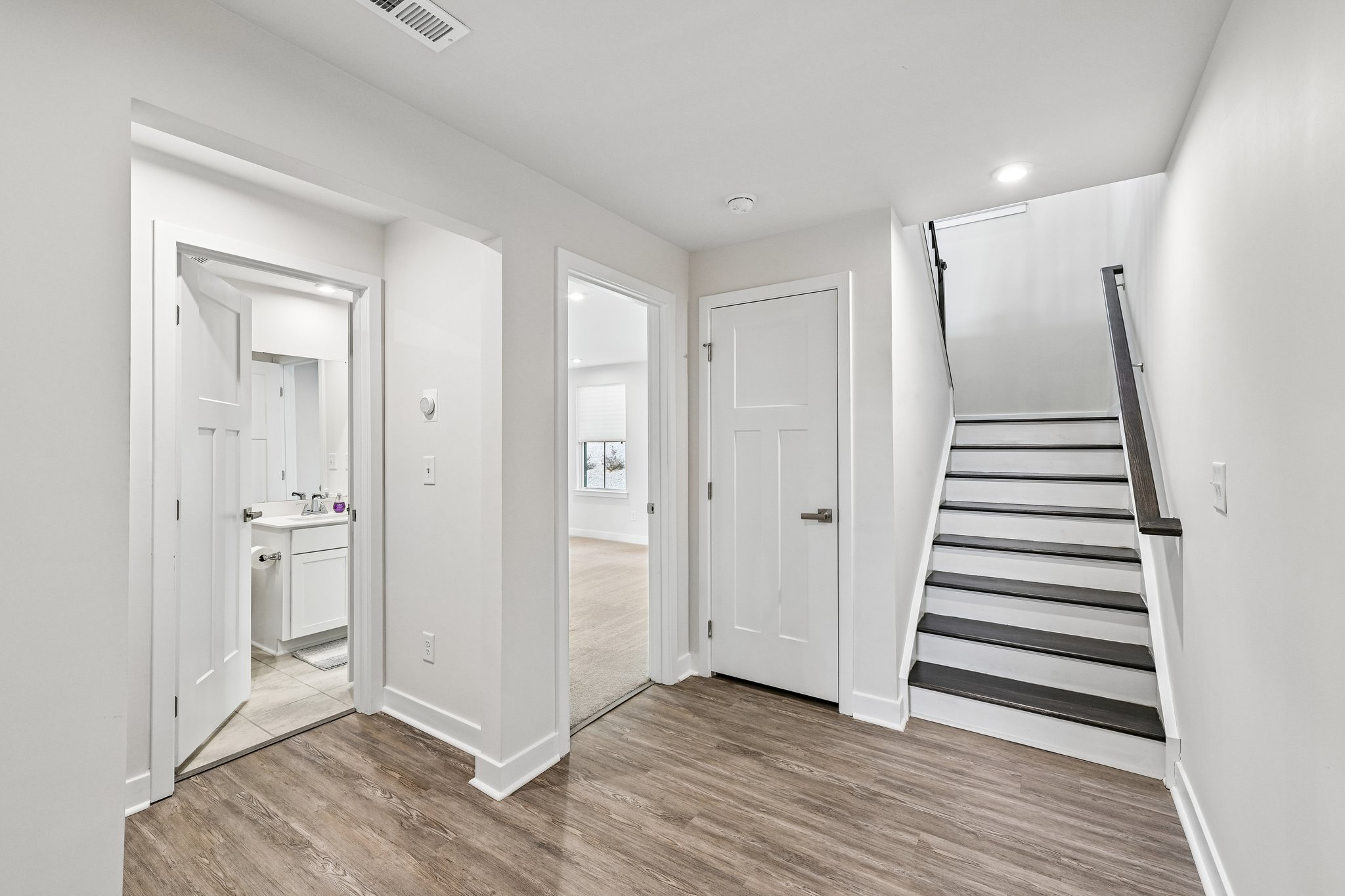 Portrush Ln-S2104-019.jpg