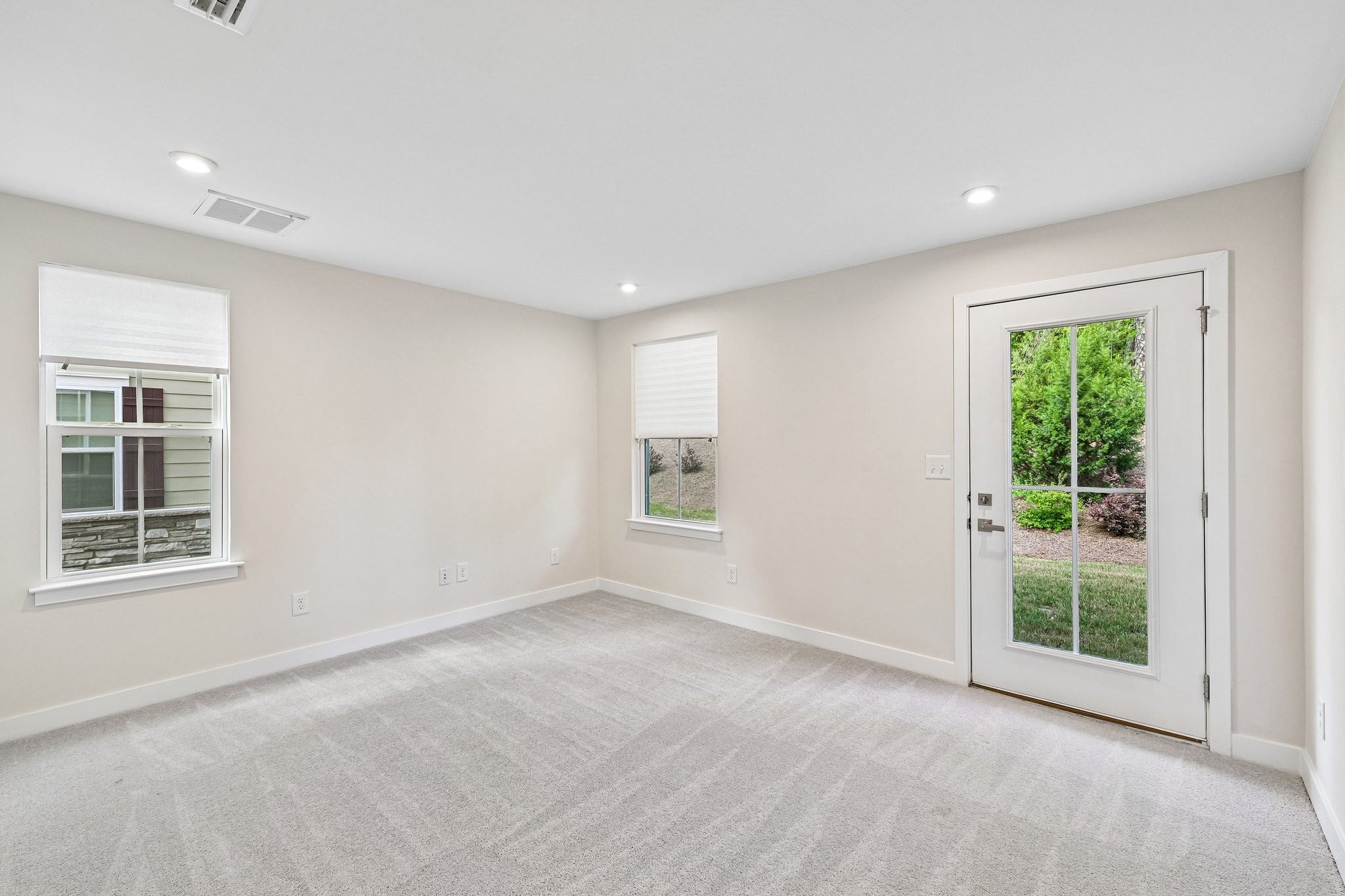 Portrush Ln-S2104-020.jpg