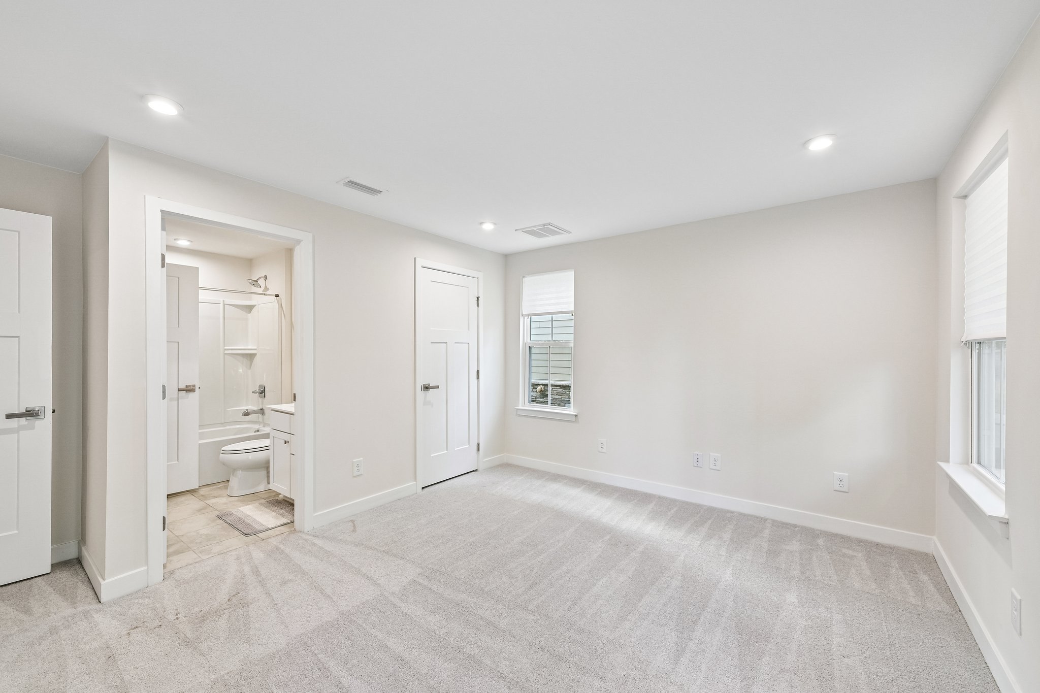 Portrush Ln-S2104-022.jpg