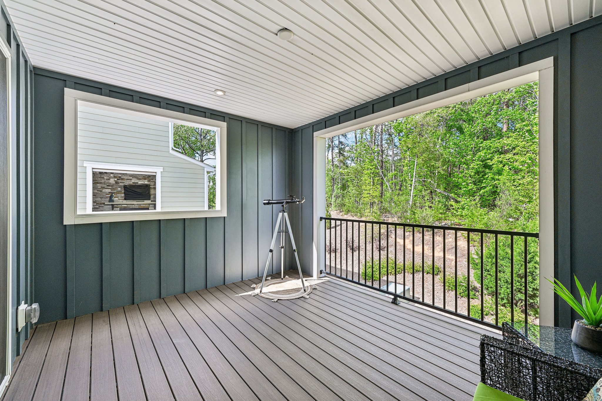 Portrush Ln-S2104-046.jpg