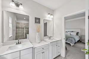 Portrush Ln-S2104-038.jpg