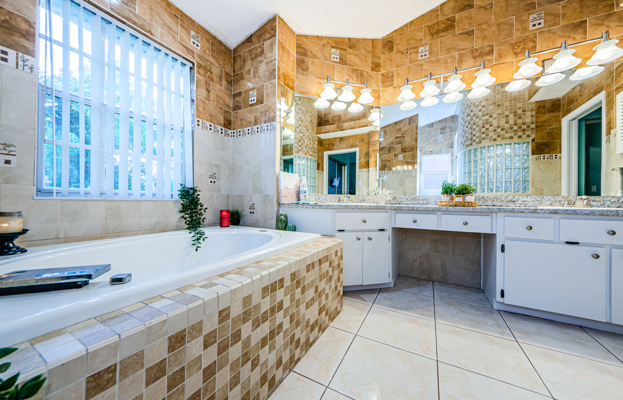 Master Bathroom 1c