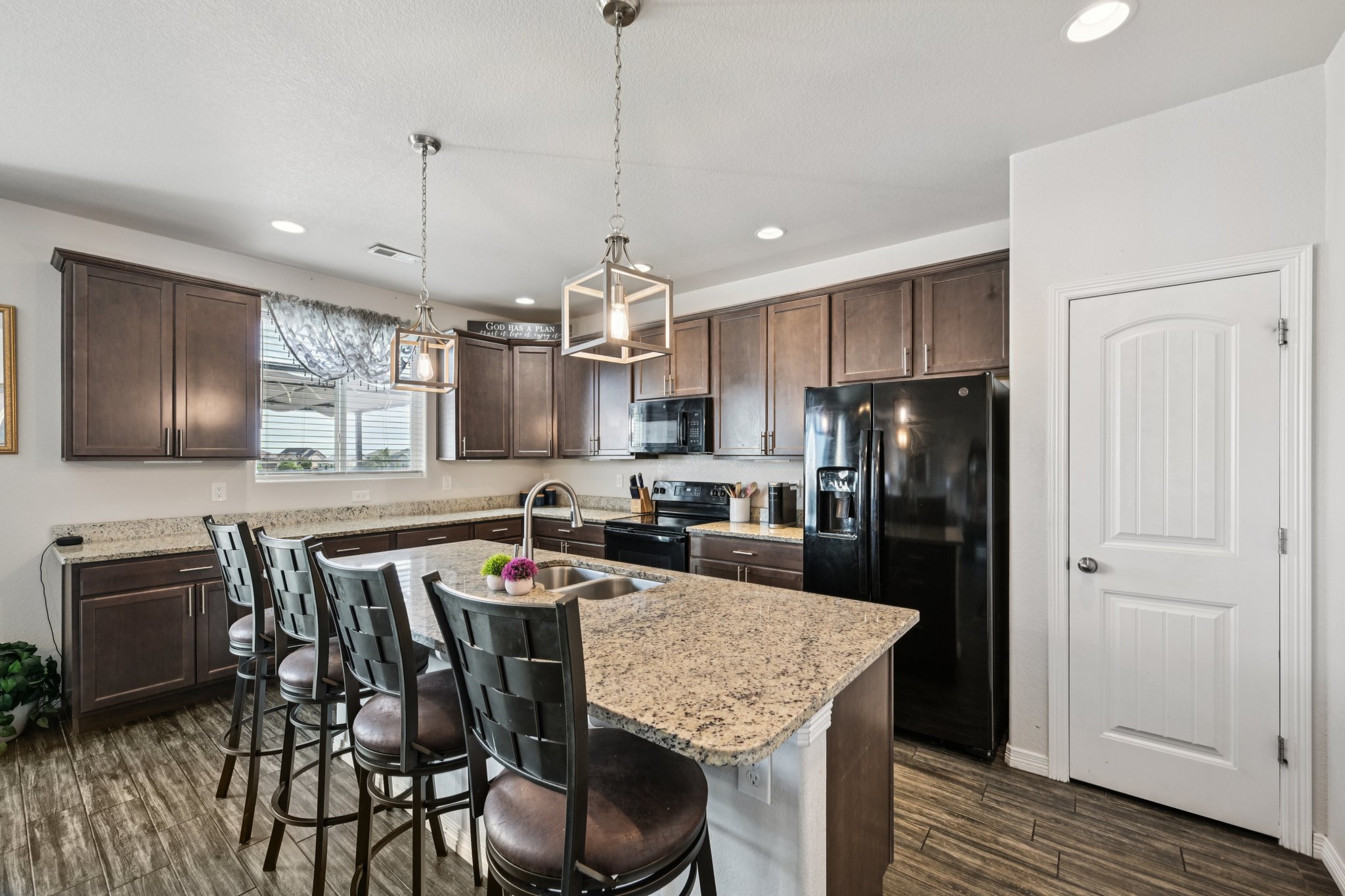 Fairway Glen Dr-1106-017.jpg