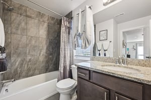 Fairway Glen Dr-1106-041.jpg