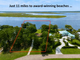 Just 11 miles away are the award-winning beaches of Amelia Island...