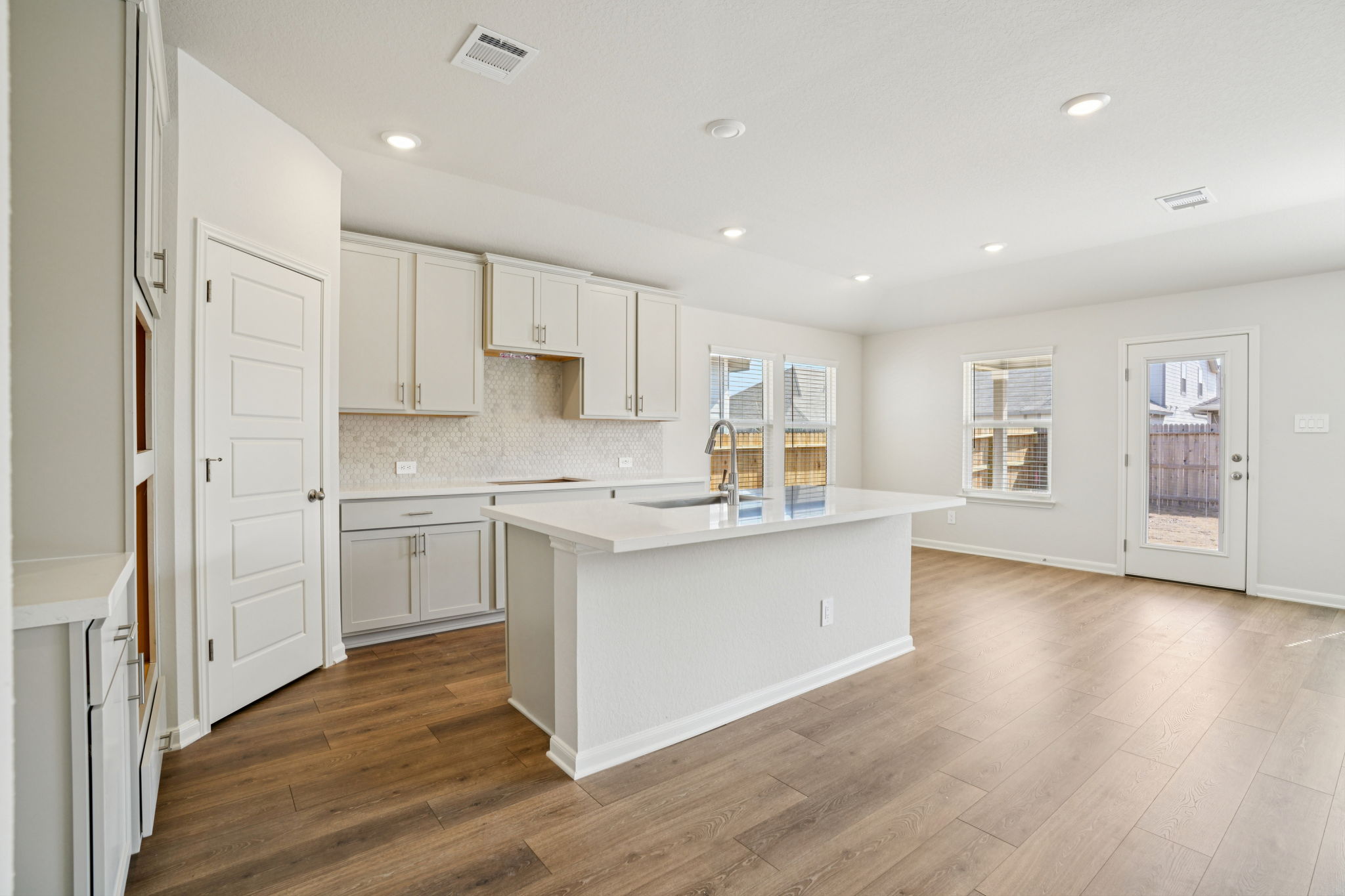 San Antonio - Estancia Ranch - 958 Earp Blvd Timberwood Park TX 78260 - 013