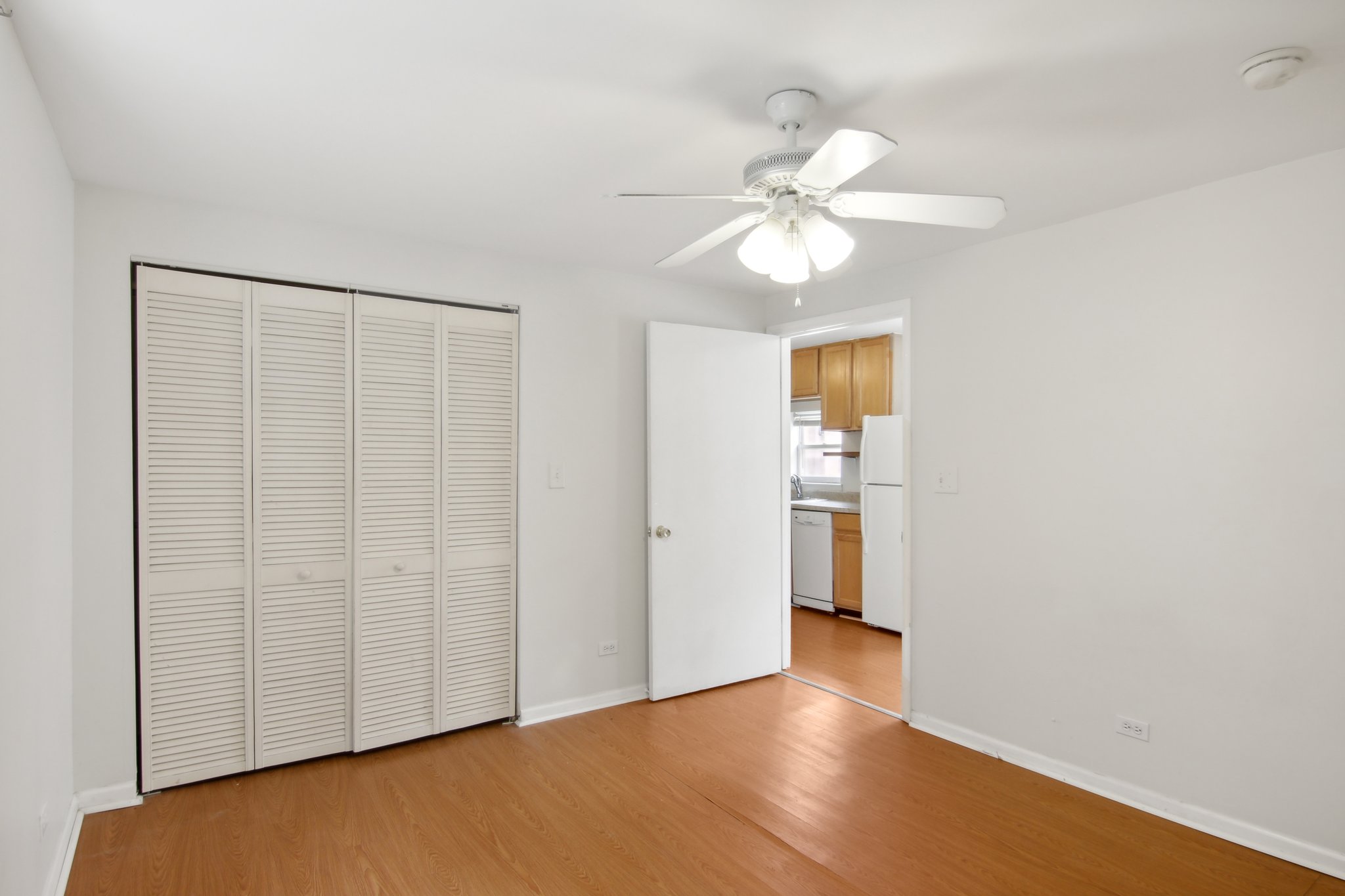 958 N Honore st apt 2R-008.jpg