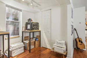 958 N Honore St apt 1R-007.jpg