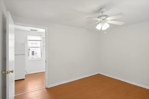 958 N Honore st apt 2R-007.jpg