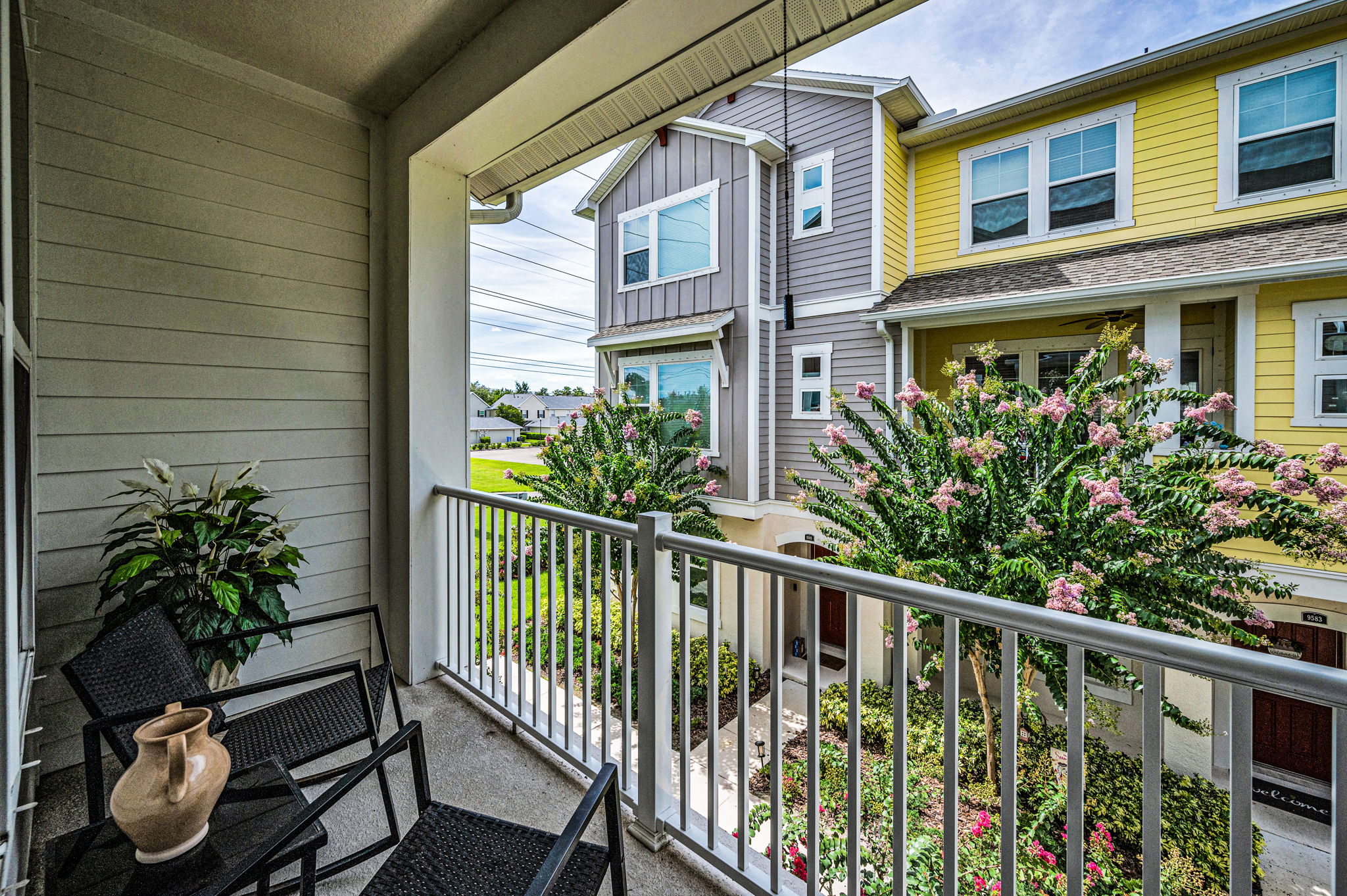 Living Room Balcony3