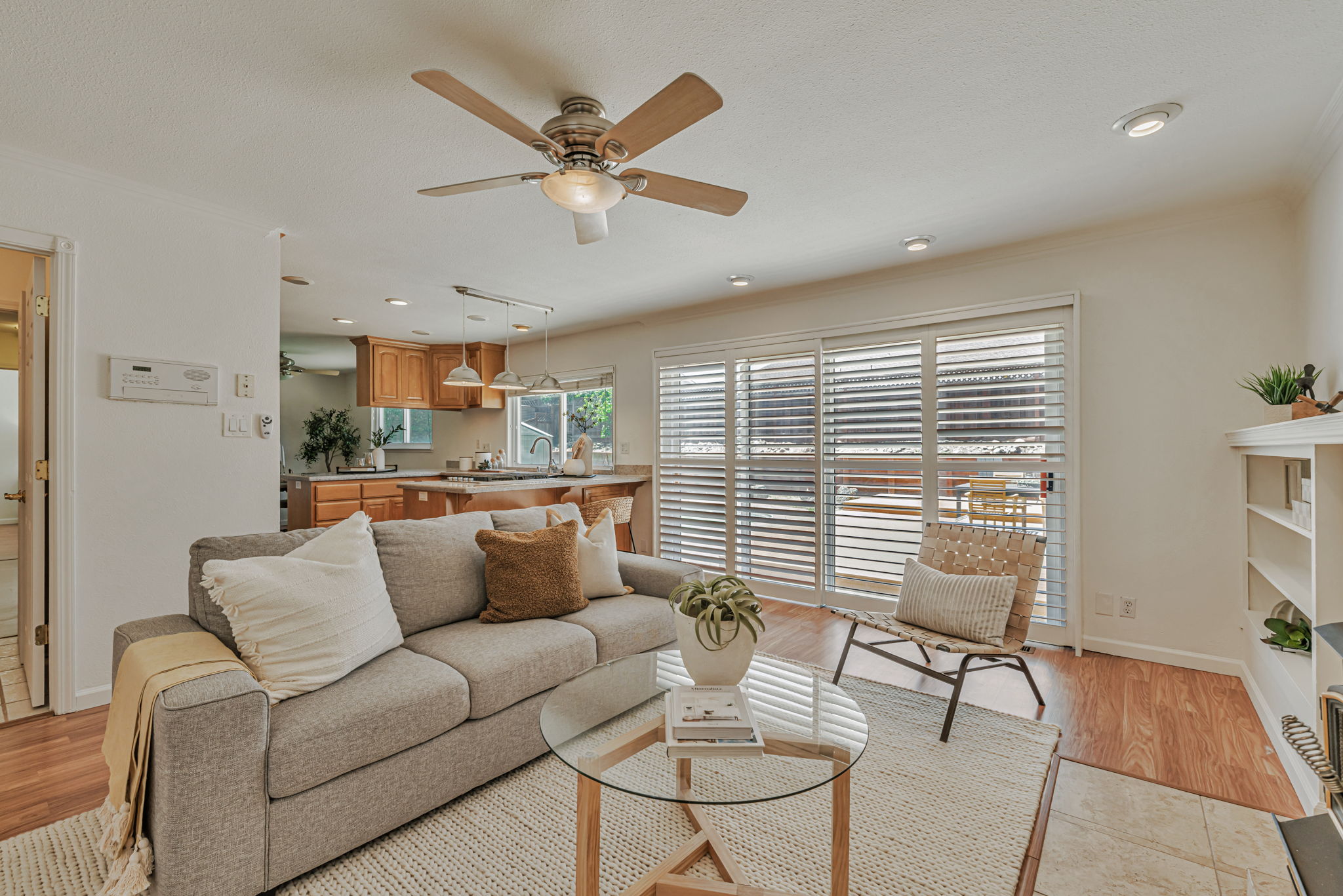011_9597 Davona Dr