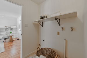 043_9597 Davona Dr