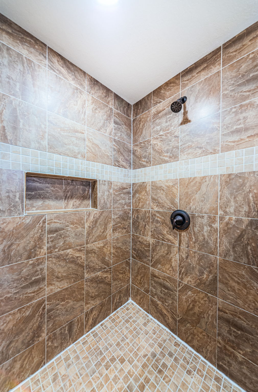 Primary Bathroom 1b