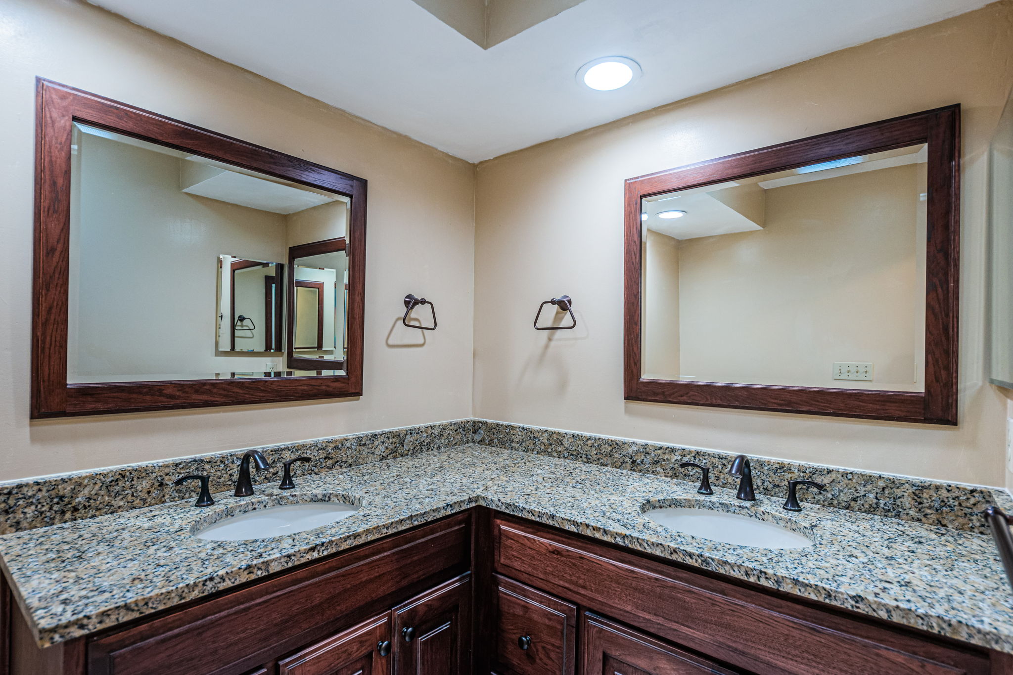 Primary Bathroom 1c