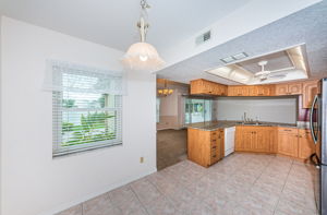 Kitchen Eat-in Area 2