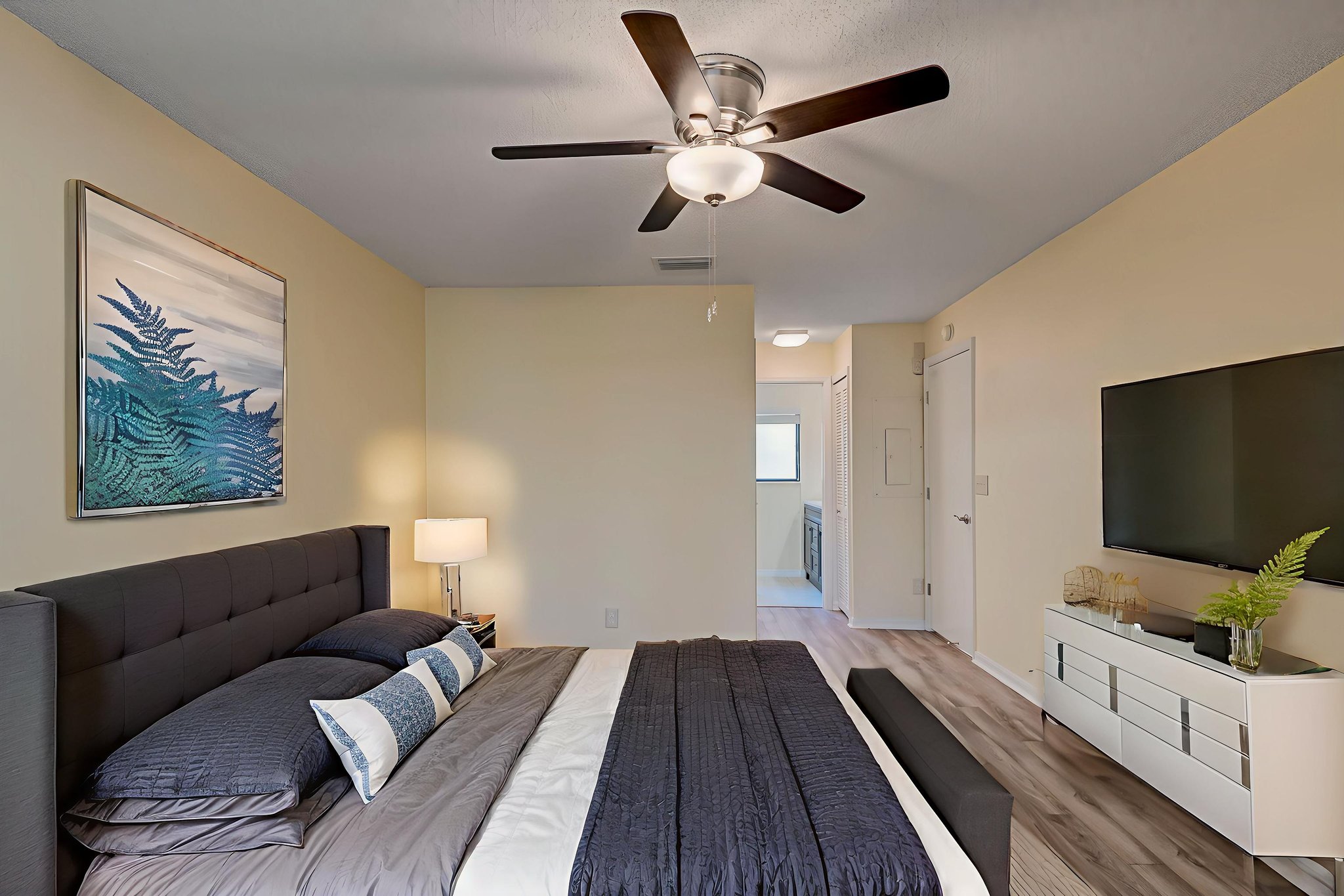 16 virtually staged.jpeg