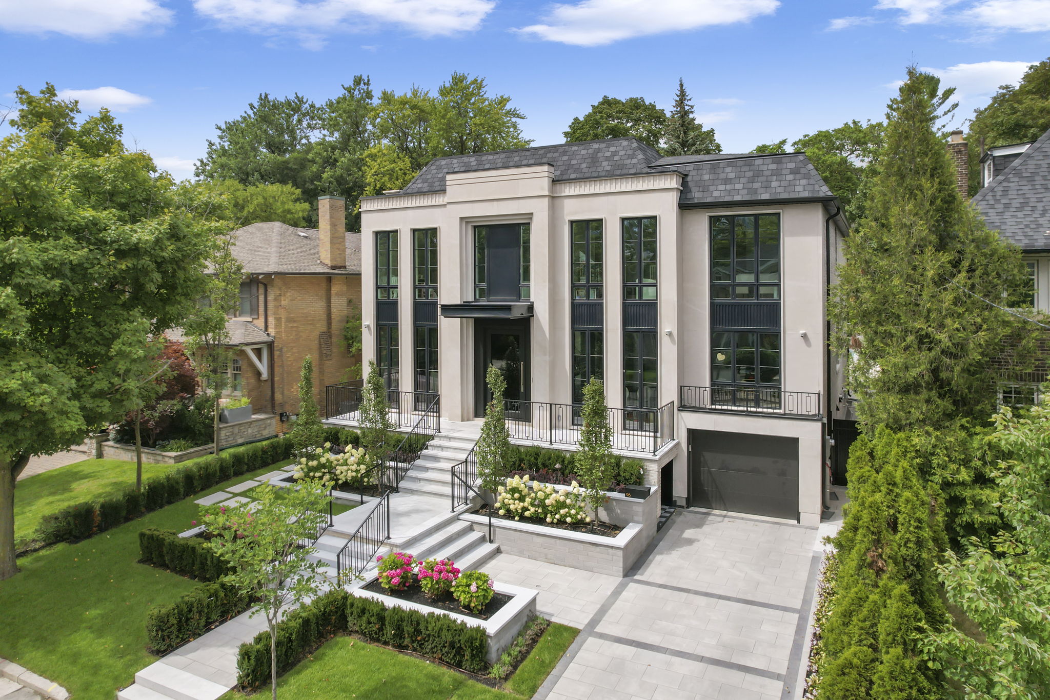 96 Dawlish Ave Toronto, ON M4N 1H1