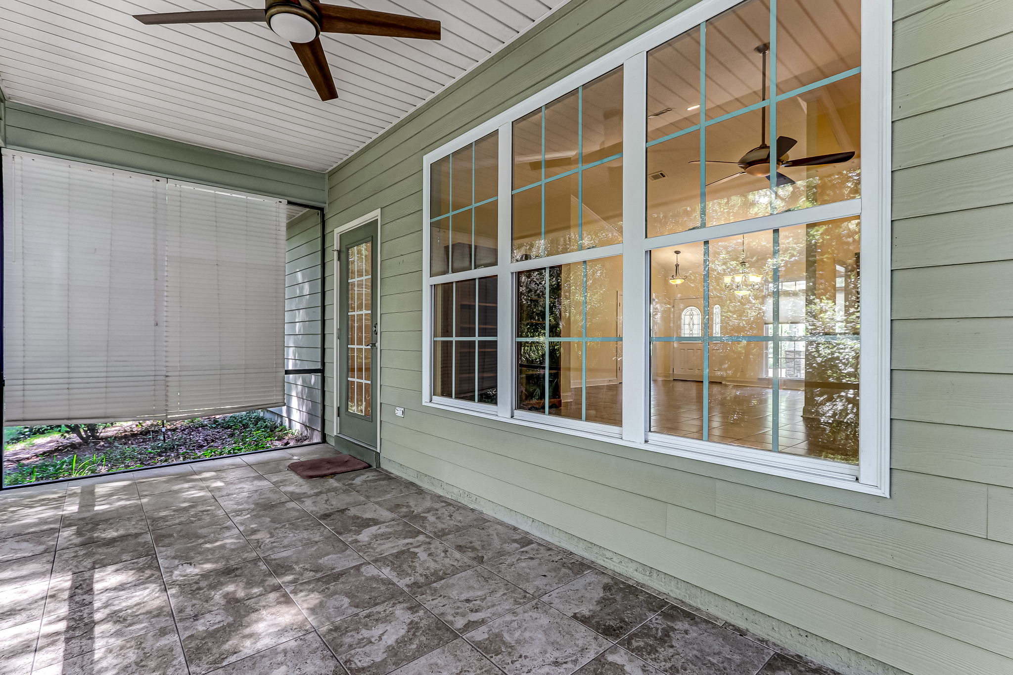 Screened-in Porch