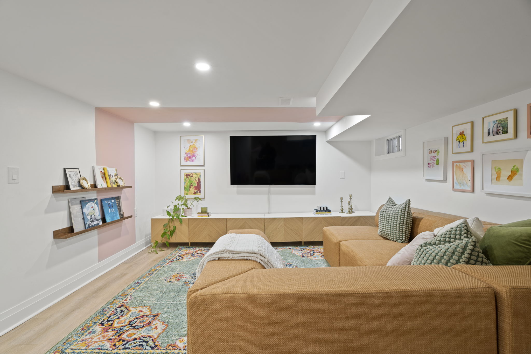96 Sparkhall Ave Toronto, ON M4K 1G8