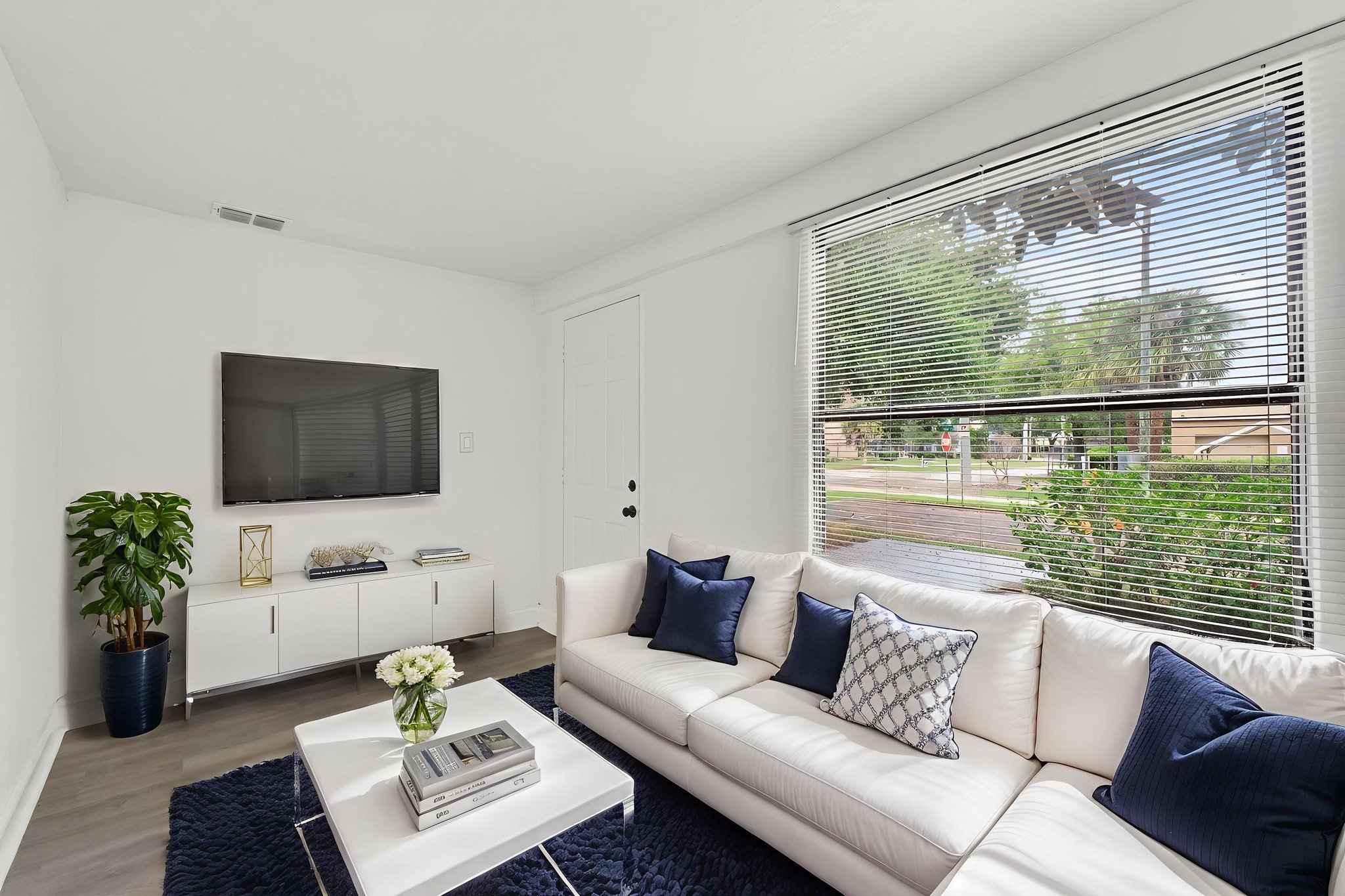 96 W Esther St-10 virtually staged.jpeg