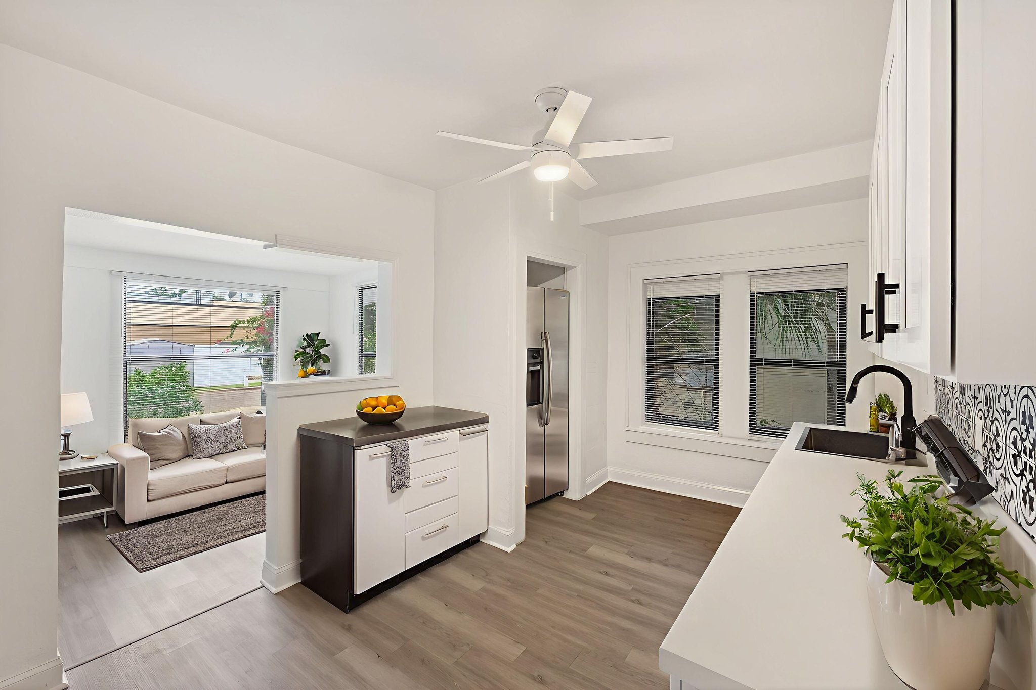 96 W Esther St-15 virtually staged.jpeg