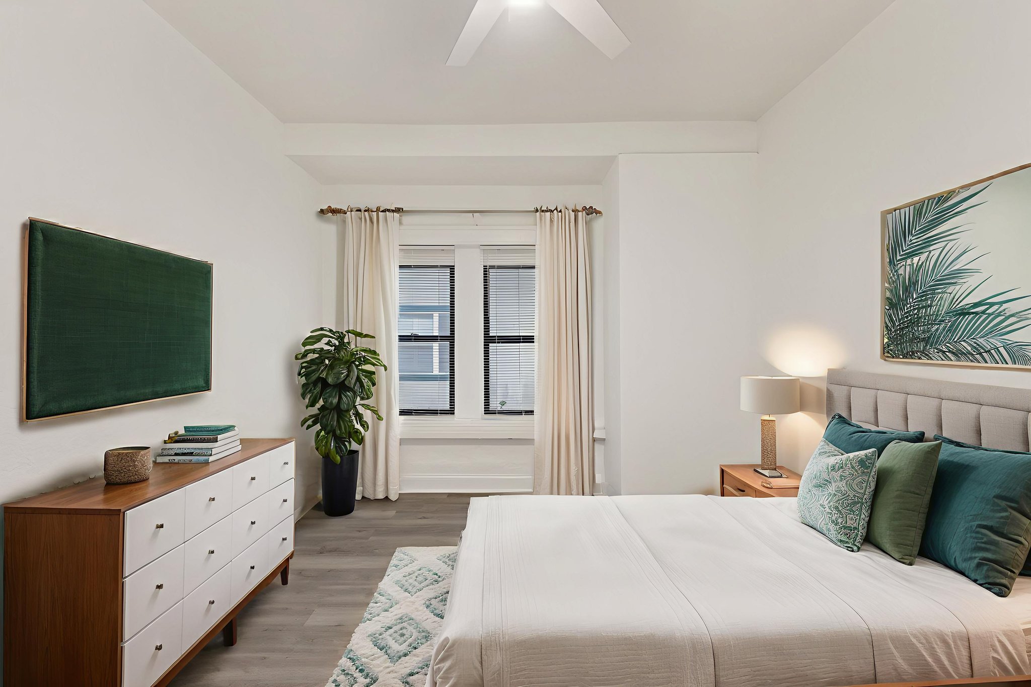 96 W Esther St-23 virtually staged.jpeg