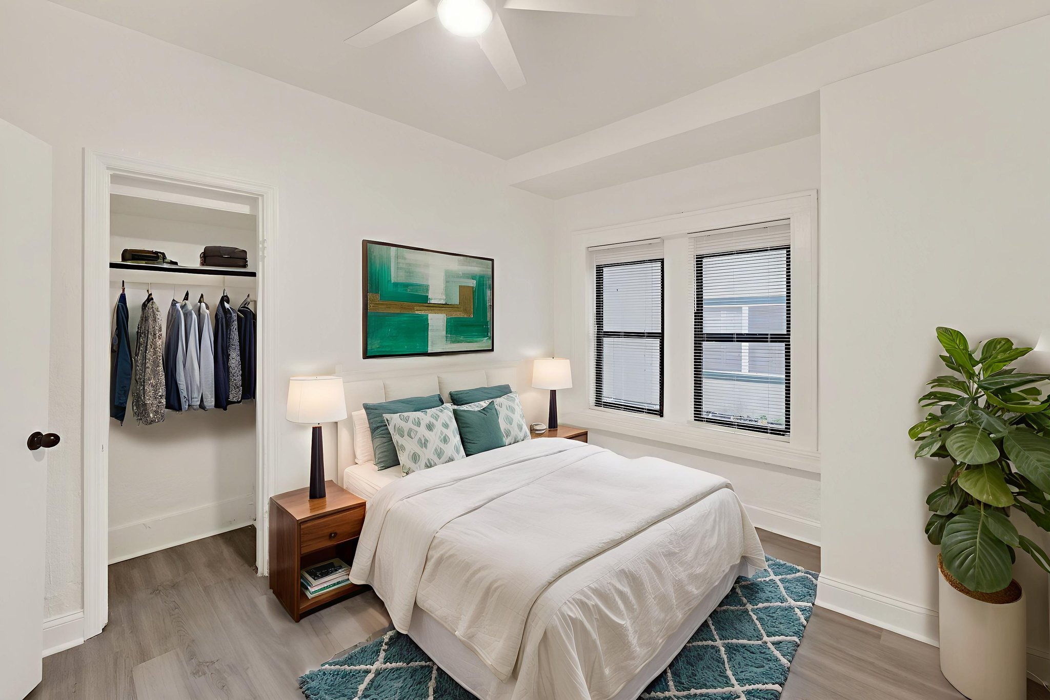 96 W Esther St-24 virtually staged.jpeg