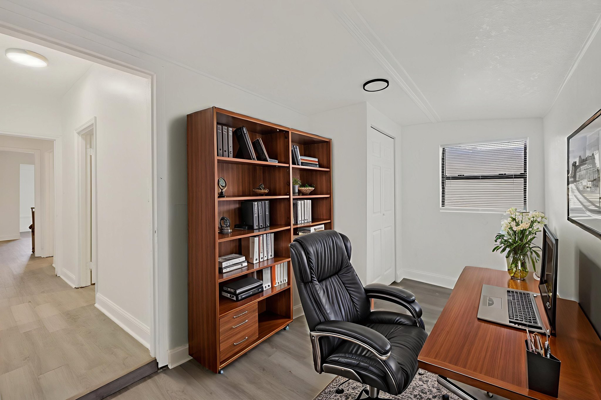 96 W Esther St-26 virtually staged.jpeg