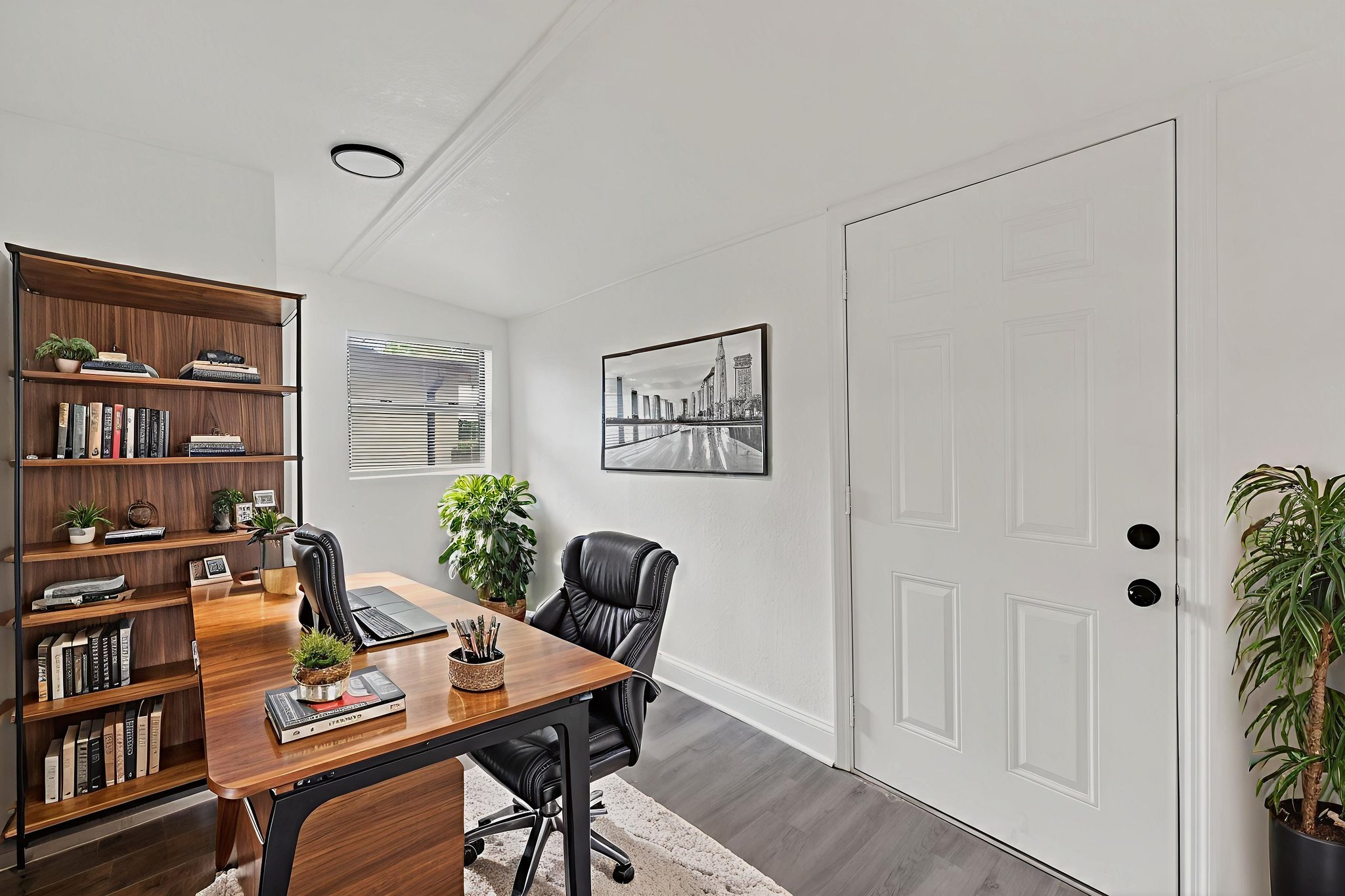 96 W Esther St-28 virtually staged.jpeg