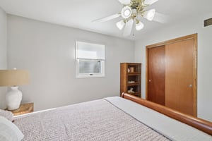 Bruce St-S3009-027.jpg