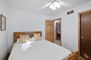 Bruce St-S3009-029.jpg